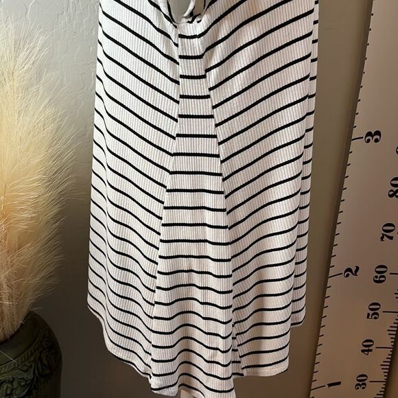 Eyeshadow black and white striped short sleeve scoopneck a-line top SZ 1X - Picture 5 of 11